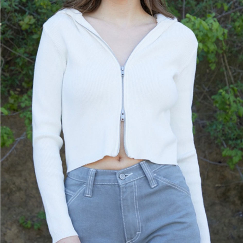 Brandy Melville White Cropped Sweater